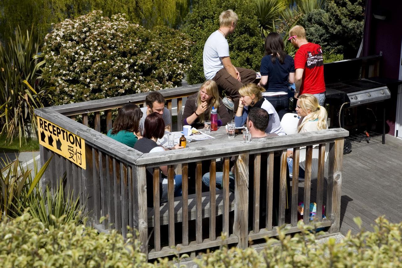 Bumbles Backpackers Vandrarhem Queenstown Exteriör bild