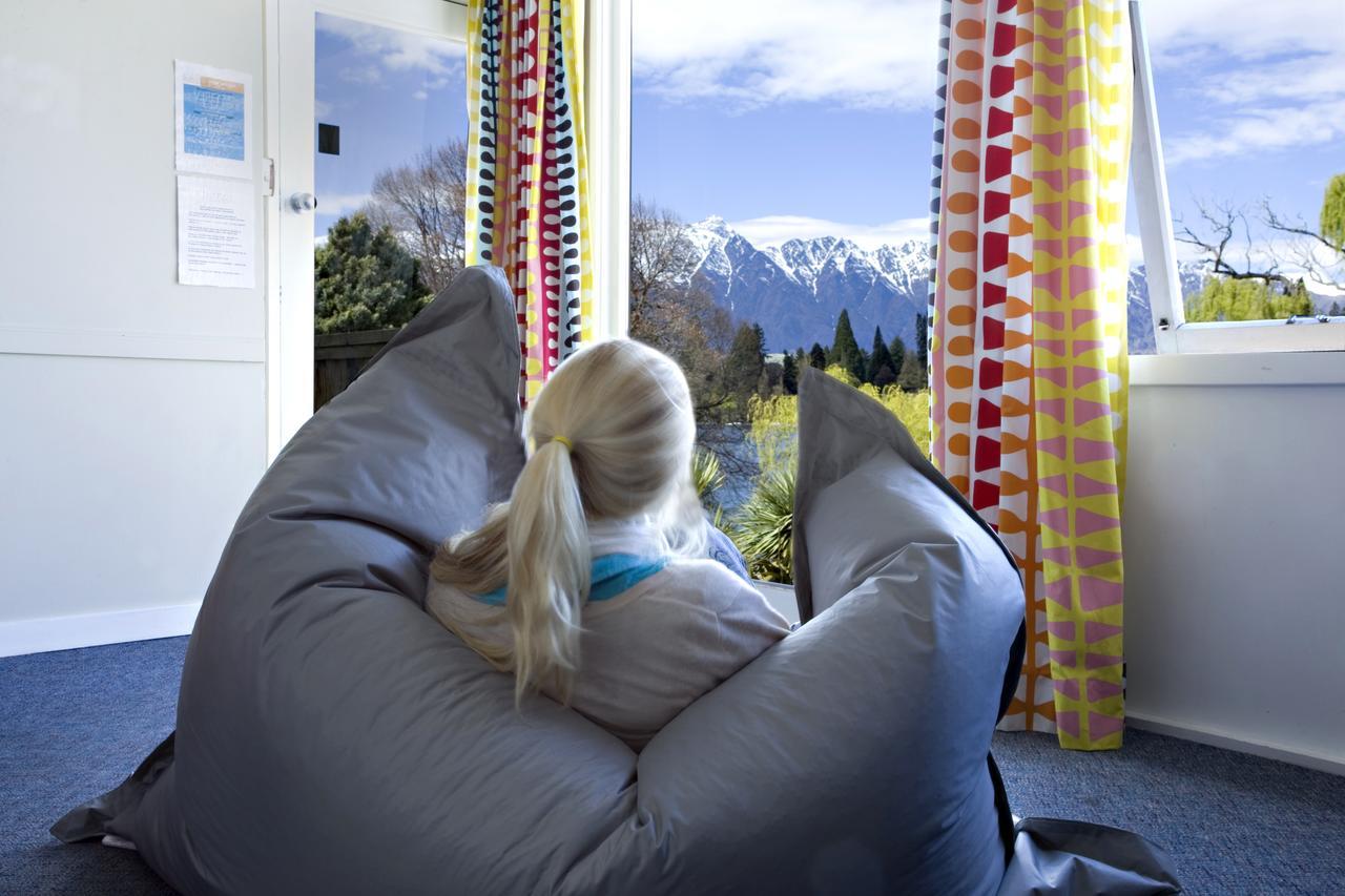 Bumbles Backpackers Vandrarhem Queenstown Exteriör bild