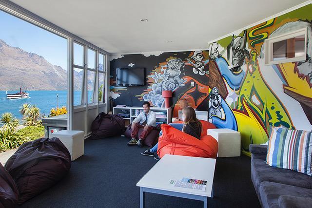 Bumbles Backpackers Vandrarhem Queenstown Exteriör bild